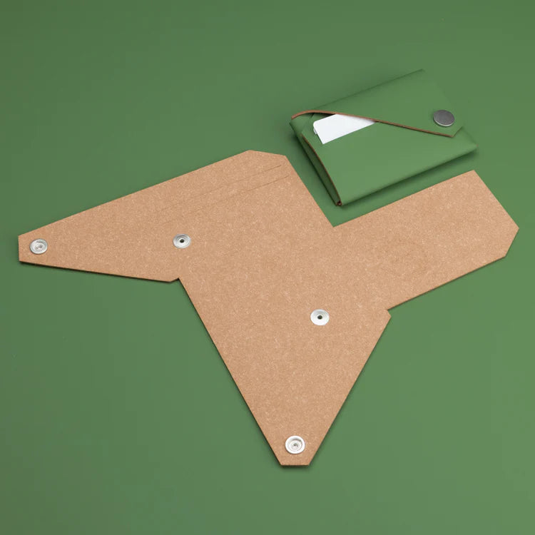 Cartera Lemur Wallet - green recycled leather