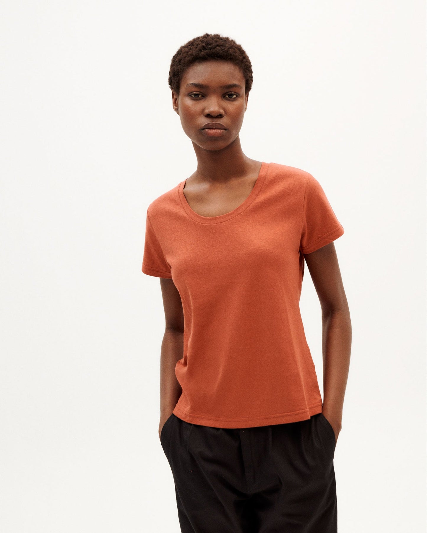 CAMISETA REGINA HEMP - CLAY RED