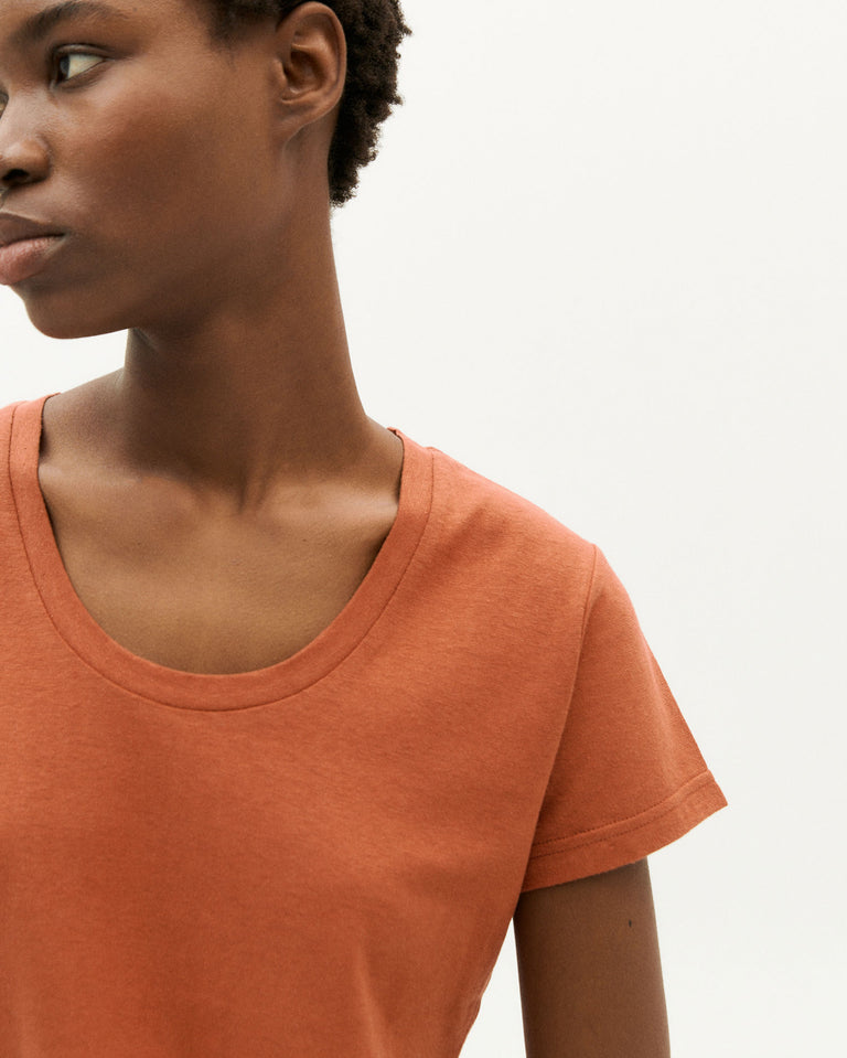 CAMISETA REGINA HEMP - CLAY RED