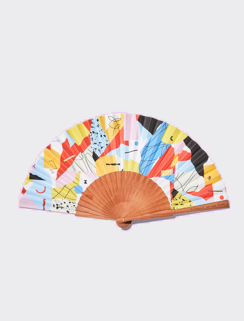 Abanico Mireia Ruiz de A FAN OF con diseño gráfico colorido hecho en España