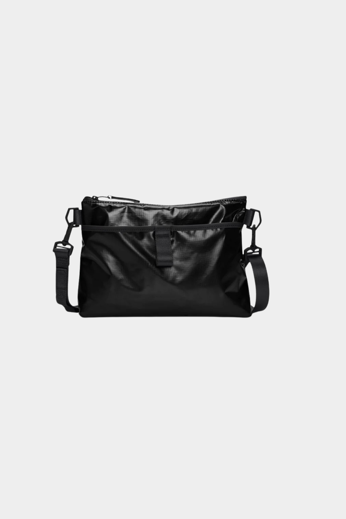 Bolso bandolera Rains Sibu Musette negro con diseño compacto, cremallera revestida y correa ajustable