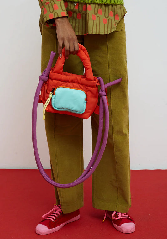 Bolso Flip naranja de Dr. Bloom con correa ajustable y cierre magnético