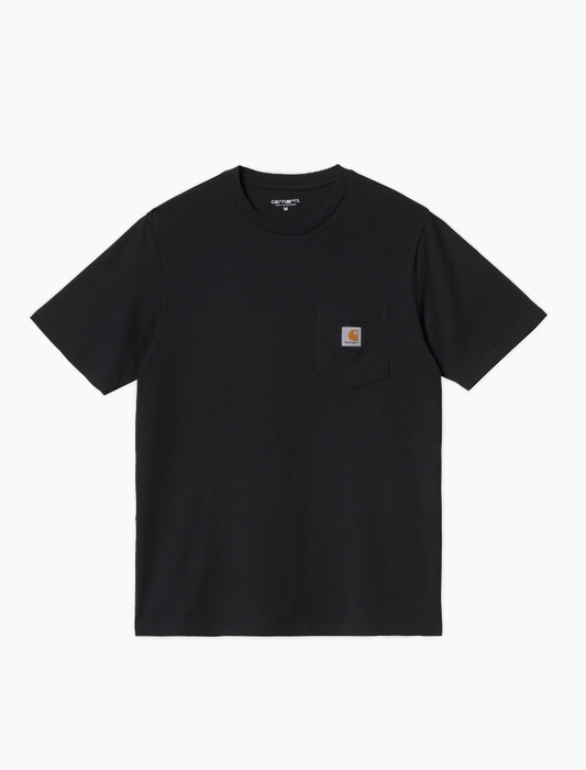 Camiseta Carhartt WIP S/S Pocket Black vista de frente, con bolsillo de pecho y etiqueta tejida de la marca