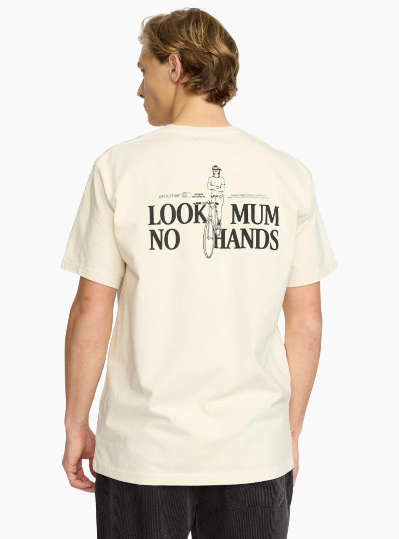 Camiseta Revolution MUM Application Offwhite algodón orgánico con estampado frontal y trasero