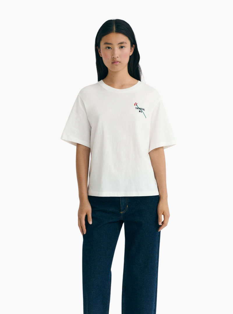 Camiseta Thinking MU Flor TM Lucia blanca, 100% orgánica (GOTS), bordado floral, hecha en India