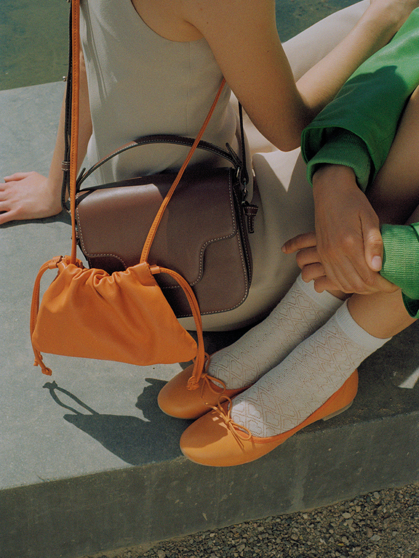 BOLSO PIEL IRIS - MOCHA BROWN