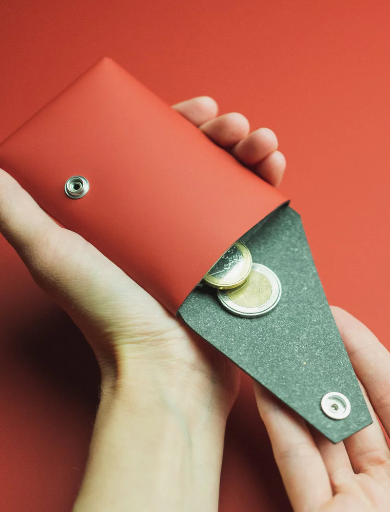 Cartera Lemur Wallet - red recycled leather