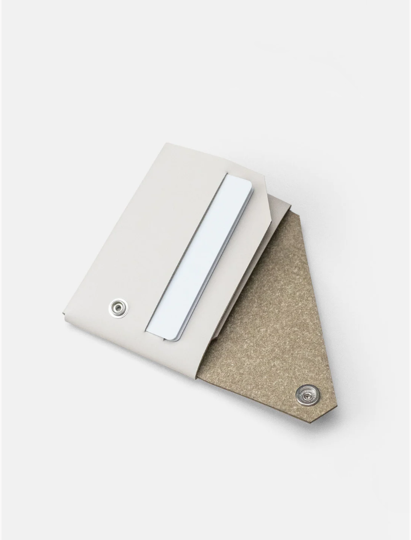 Cartera Lemur Wallet - light grey recycled leather