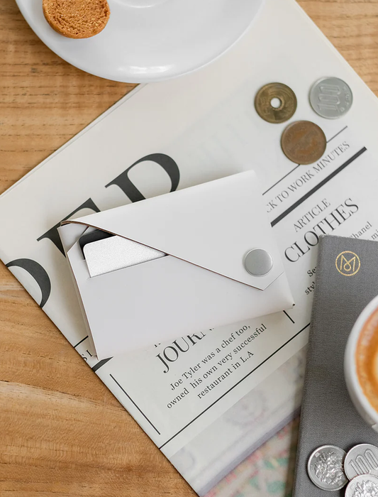 Cartera Lemur Wallet - light grey recycled leather