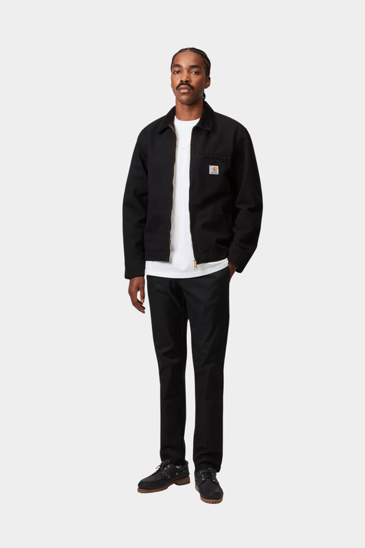Look completo con pantalón Sid Black Rinsed de Carhartt WIP para hombre, de corte slim y tono negro