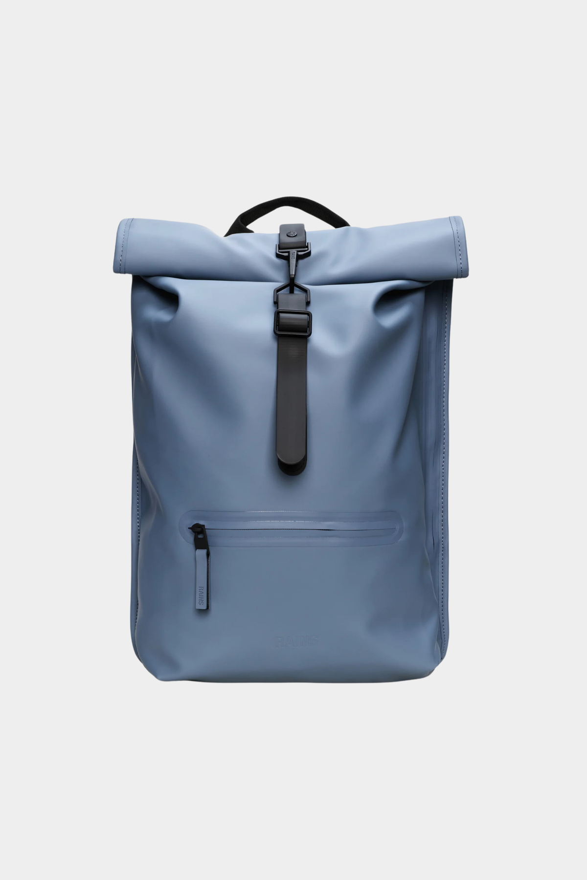 Mochila Rains Rolltop Rucksack Blue Dusk de 19 litros con cierre enrollable y acabado impermeable