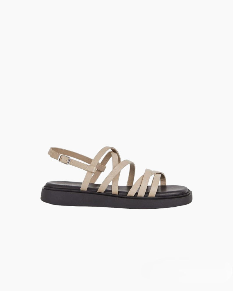 Sandalias Connie Sand de Vagabond para mujer en piel beige con tiras y cierre ajustable.