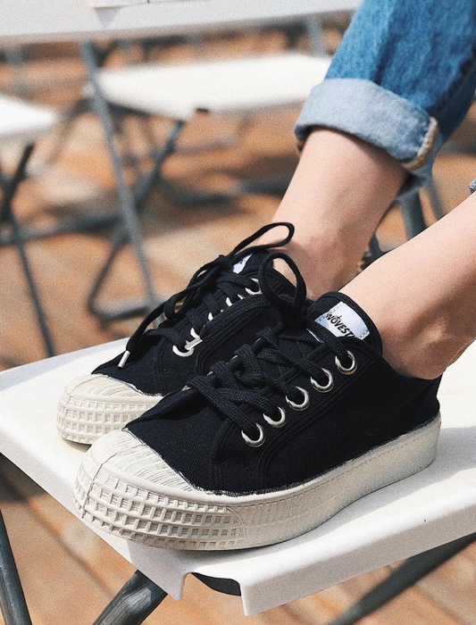 Zapatillas Novesta Star Master 60 Black unisex de lona negra y suela blanca