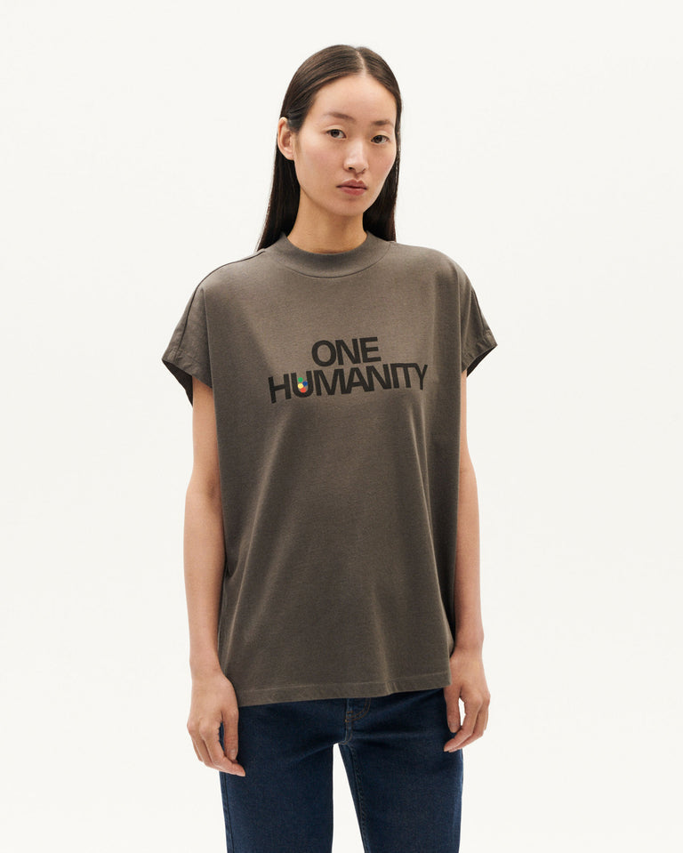 Camiseta gris One humanity Volta