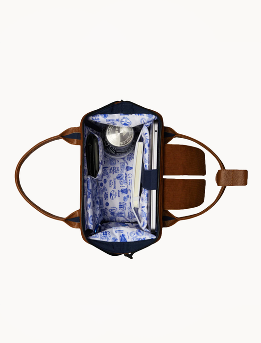 Interior de la mochila Cabaïa Adventurer Small Canton con compartimento acolchado para portátil de 10,5 pulgadas