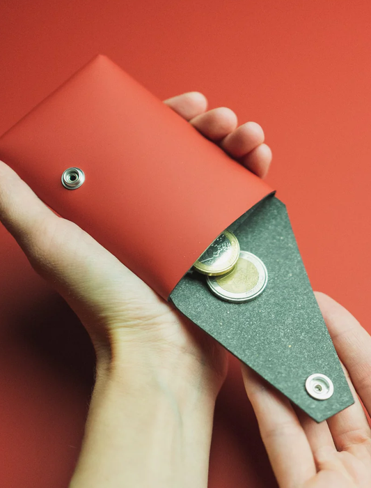 Cartera Lemur Wallet - red recycled leather