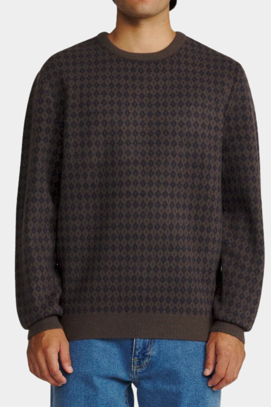 Jersey Katin USA Check Gray Navy puesto en hombre con corte clásico y patrón de rombos en gris y azul marino