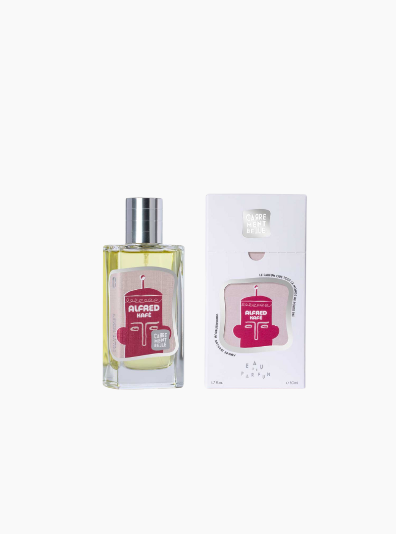 Perfume Alfred Kafé de Carrément Belle 50 ml con notas de café, lavanda, vainilla y maderas aromáticas.