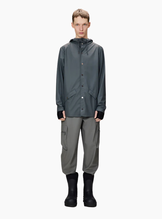 Chubasquero unisex Rains Jacket Lagoon impermeable nivel W3 con capucha y costuras selladas.