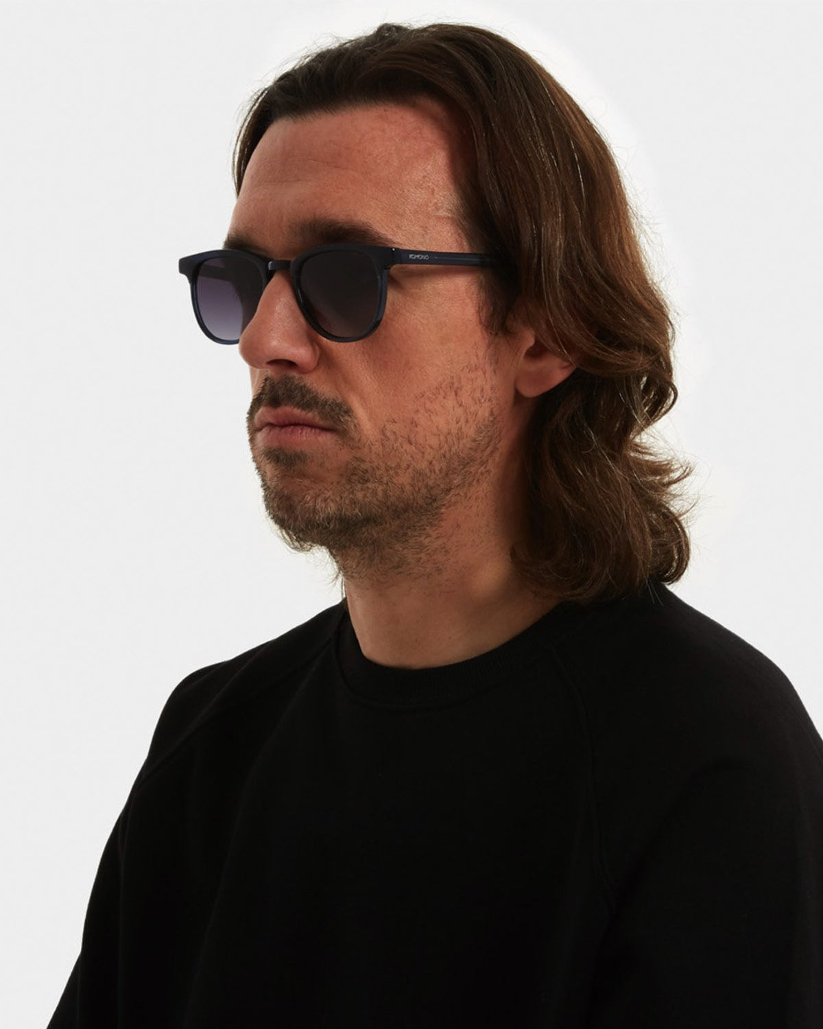 Gafas de sol Francis Navy de Komono con montura azul y lentes ahumadas
